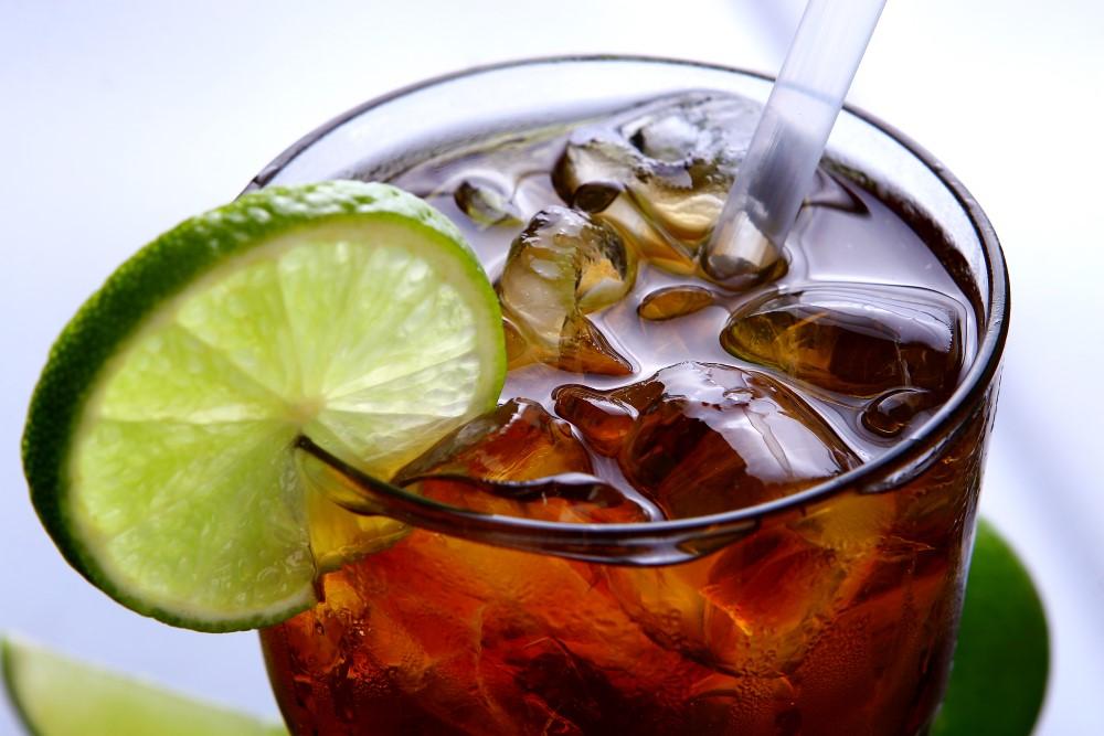 Bebidas refrescantes con Coca-Cola y sin alcohol