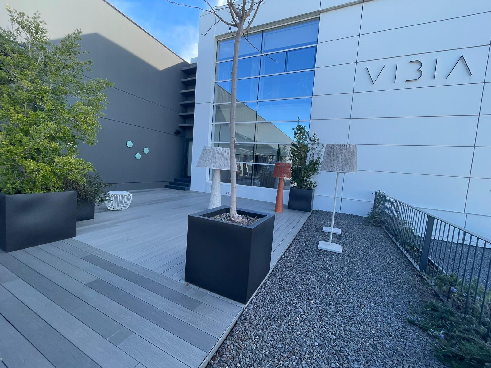 Gran jornada el pasado martes visitando el showroom de VIBIA en su fábrica de Gavà, con nuestros clientes MMLV (Louis Vuitton), para sus nuevas oficinas en LCB3.