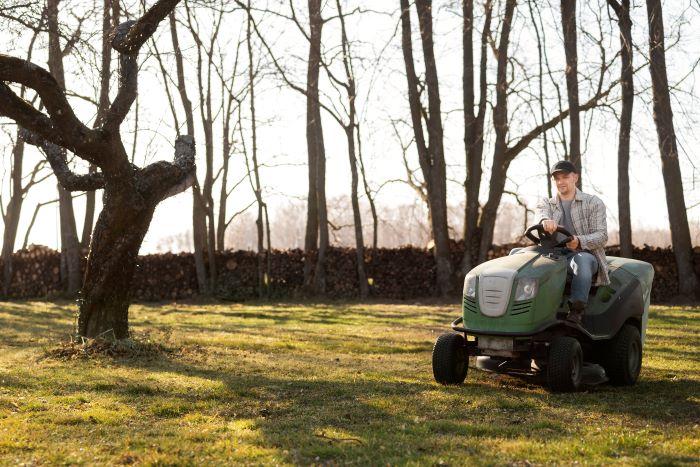 Tractores ideales para tus espacios verdes