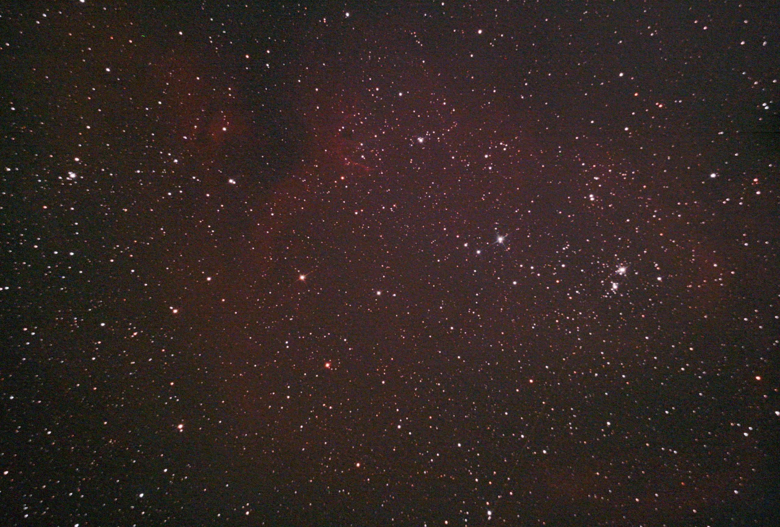 Situada a 6500 años/luz, con un tamaño aproximado de 100 años/luz en la Constelación de Casiopea