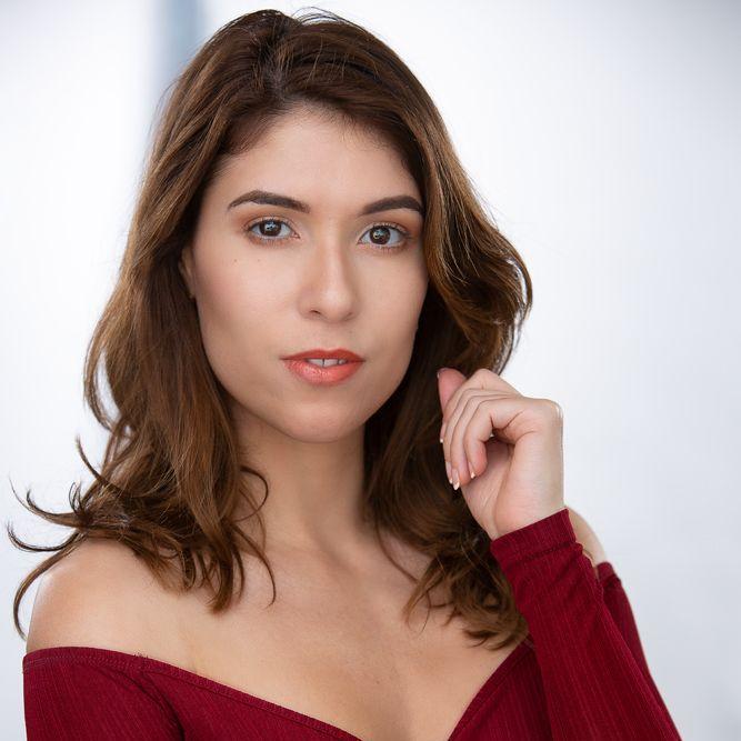 INTERNATIONAL ACTRESS BASED IN SPAIN & LOS ANGELES(ENGLISH - SPANISH)