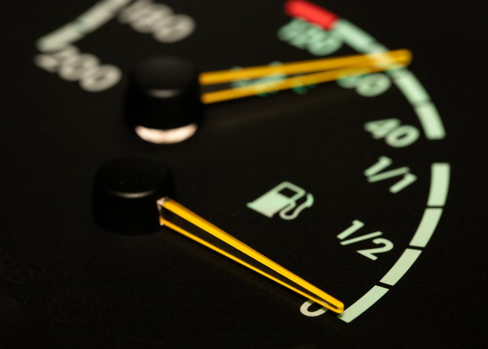 ¿Cómo estimar la cantidad de gasolina necesaria para tu travesía en moto?