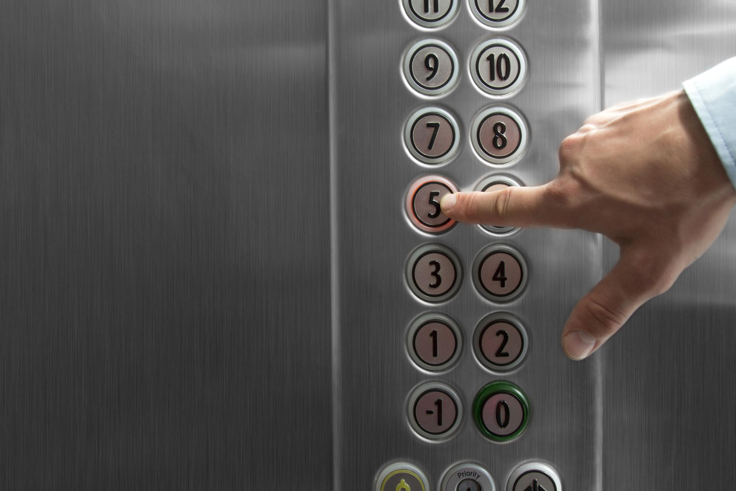 Revisió d'ascensors a Mataró