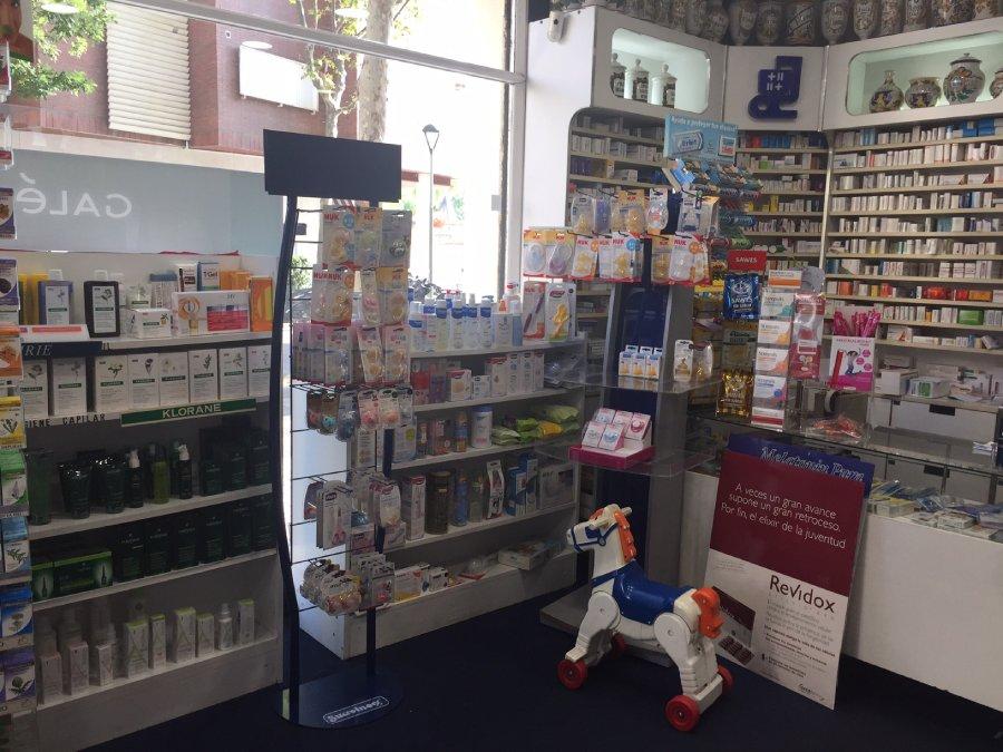 Interior farmacia 9