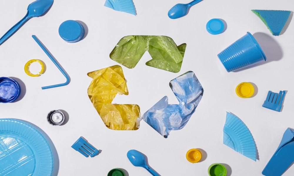 4 productos exitosos que son fabricados con plástico reciclado