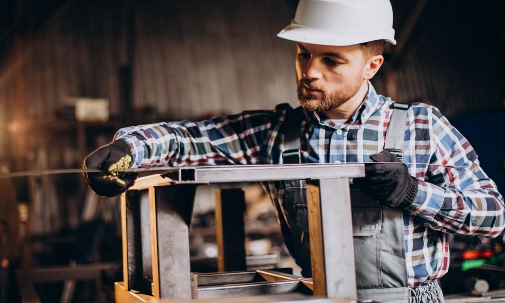 ¿Por qué se utiliza aluminio en la ferretería metálica?