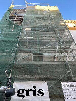 Rehabilitación de fachadas en el casco antiguo de Ibiza por Gris Construcciones