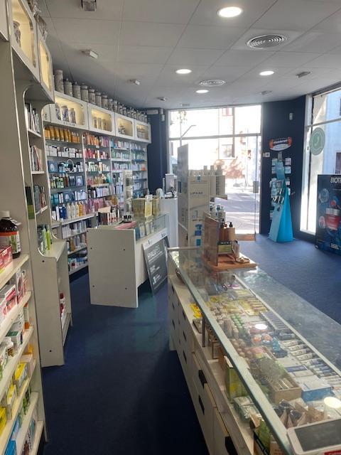 Interior farmacia 3