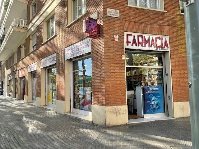 Fachada farmacia