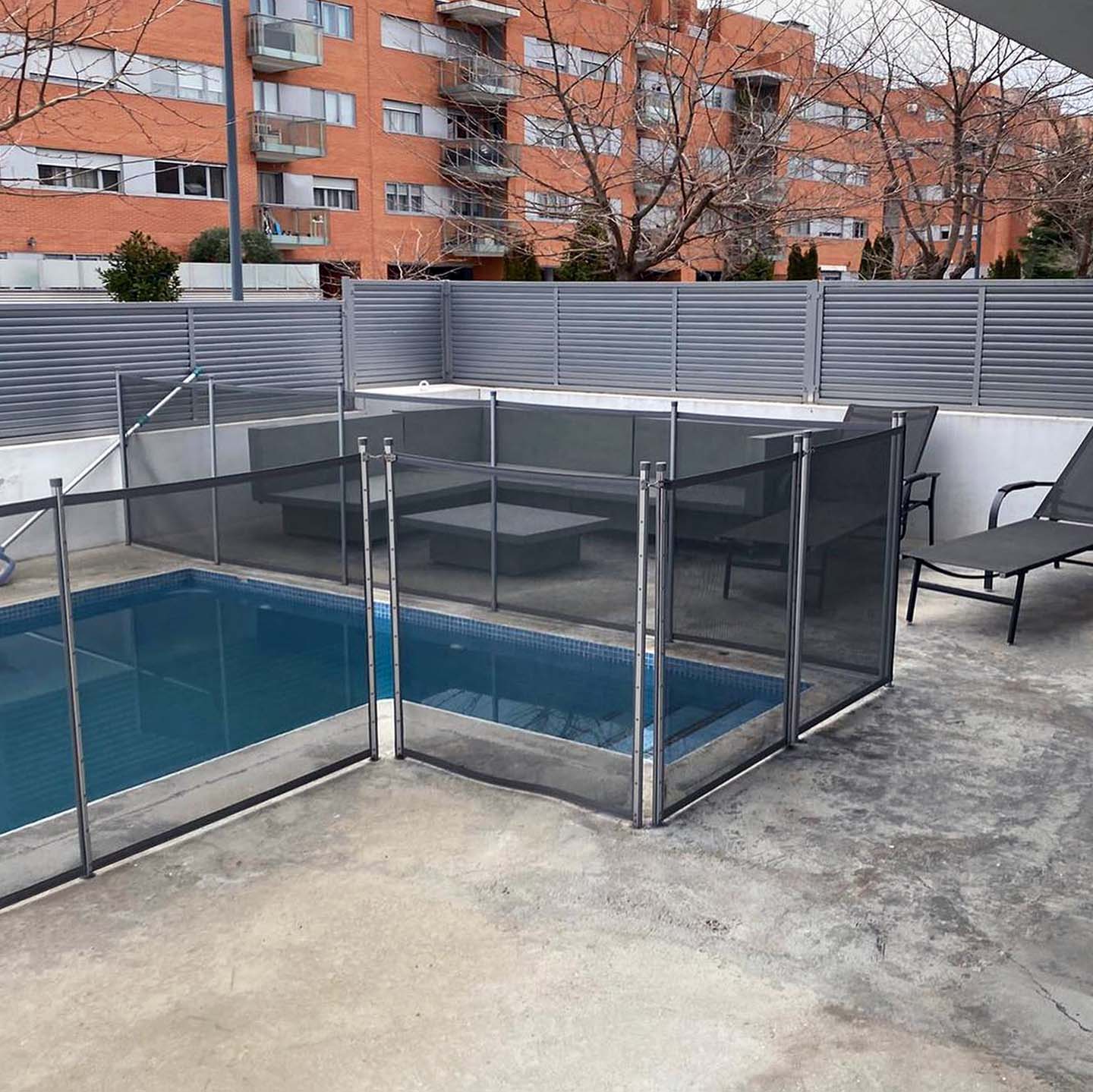 Nuevo pavimento en piscina