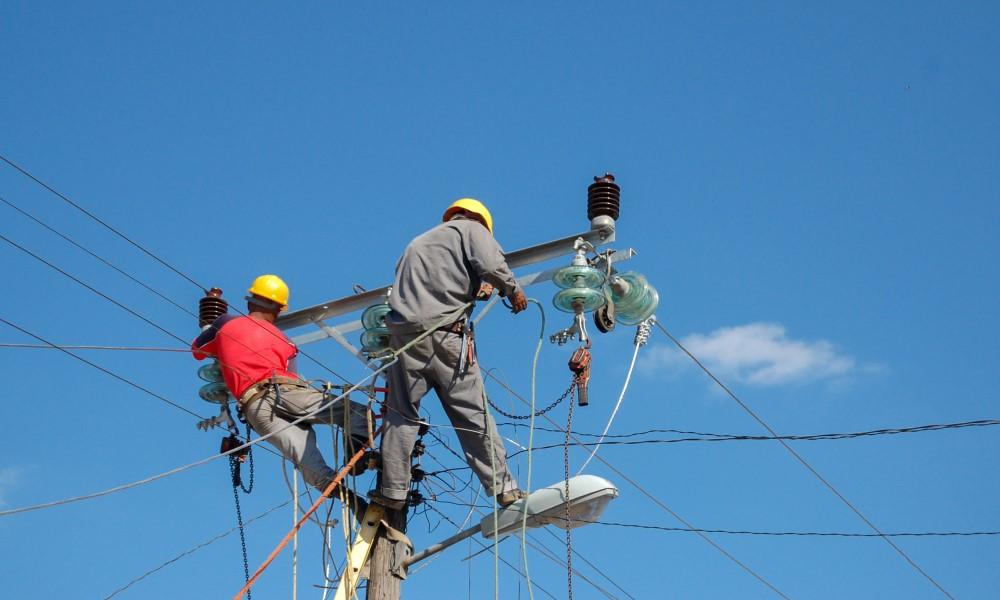 ¿Cuáles son los límites permitidos para la caída de tensión en una instalación eléctrica?